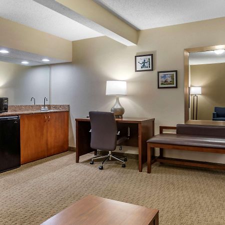 Comfort Inn Near Greenfield Village Диърборн Екстериор снимка