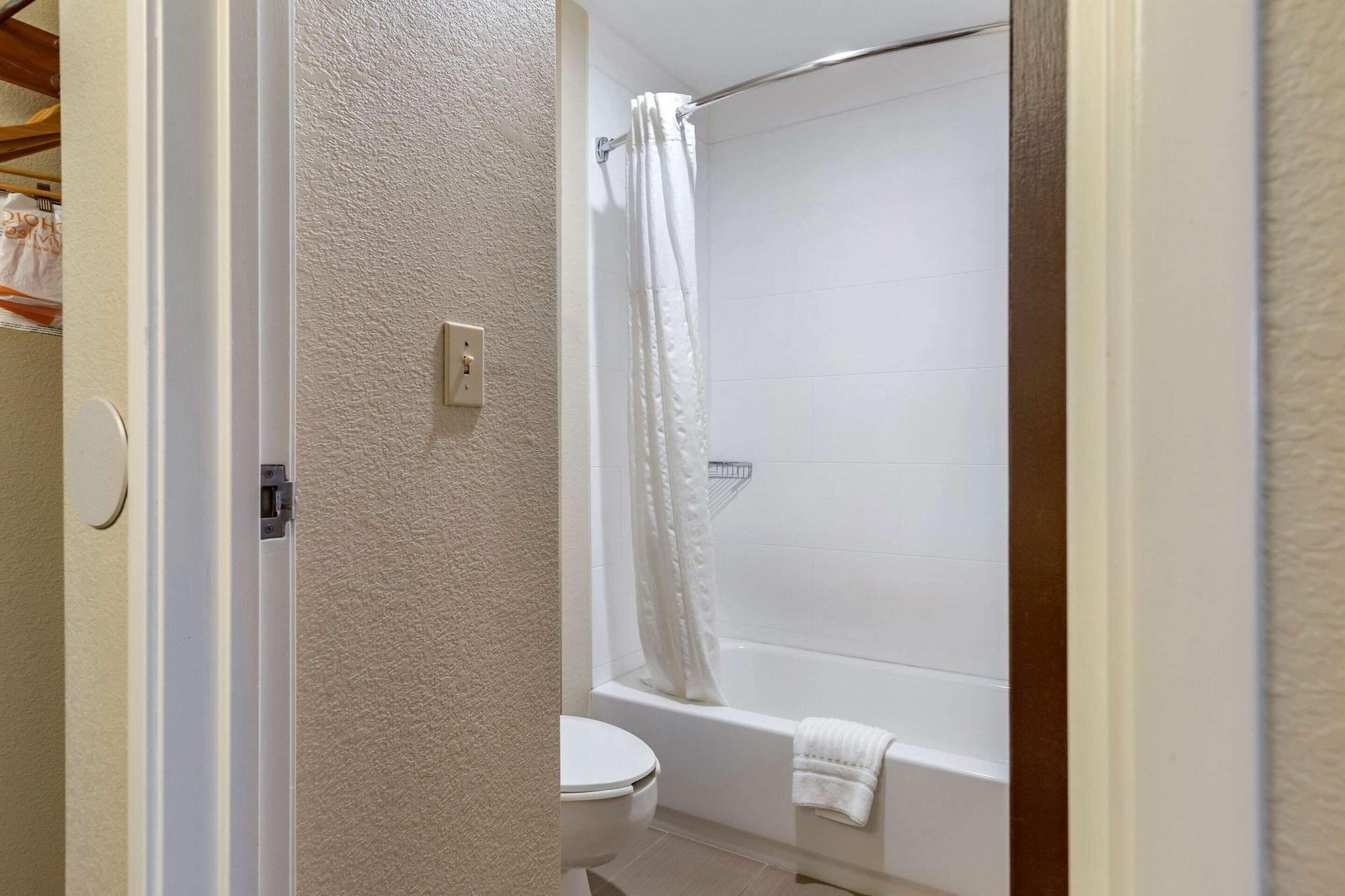 Comfort Inn Near Greenfield Village Диърборн Екстериор снимка