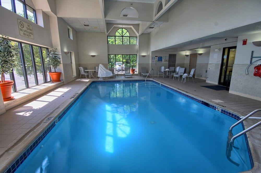 Comfort Inn Near Greenfield Village Диърборн Екстериор снимка