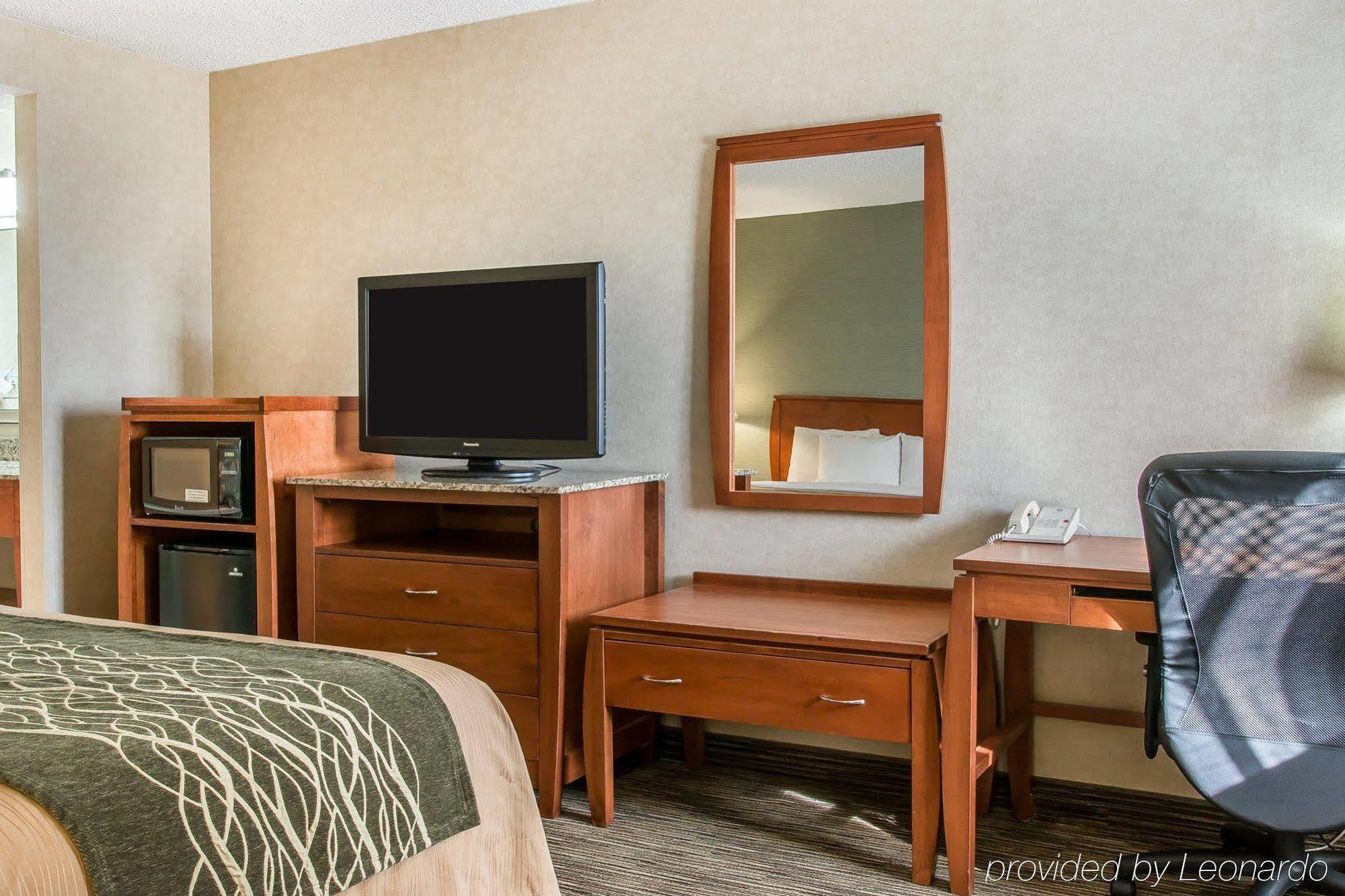 Comfort Inn Near Greenfield Village Диърборн Екстериор снимка