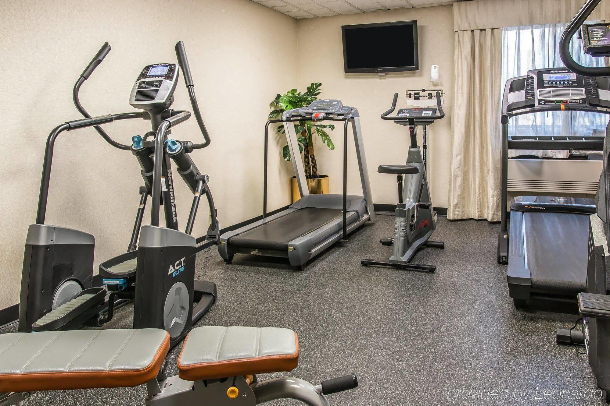 Comfort Inn Near Greenfield Village Диърборн Екстериор снимка