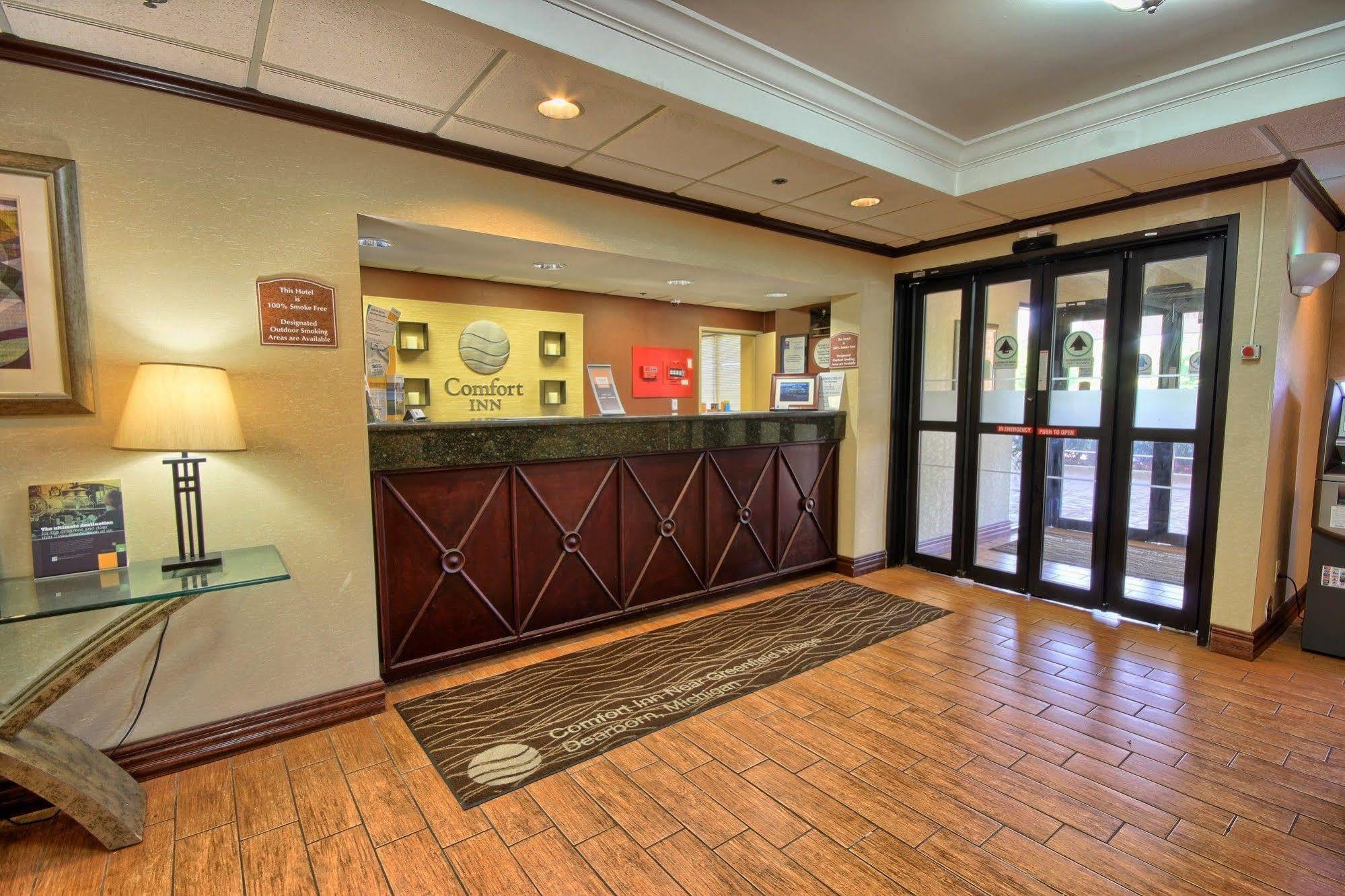 Comfort Inn Near Greenfield Village Диърборн Екстериор снимка